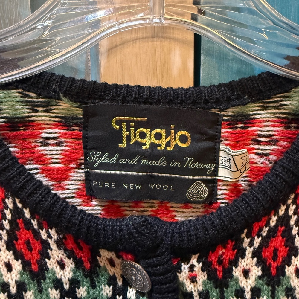 Atipico Women's Red and Black Cardigan Sweater - Picture 3 of 5